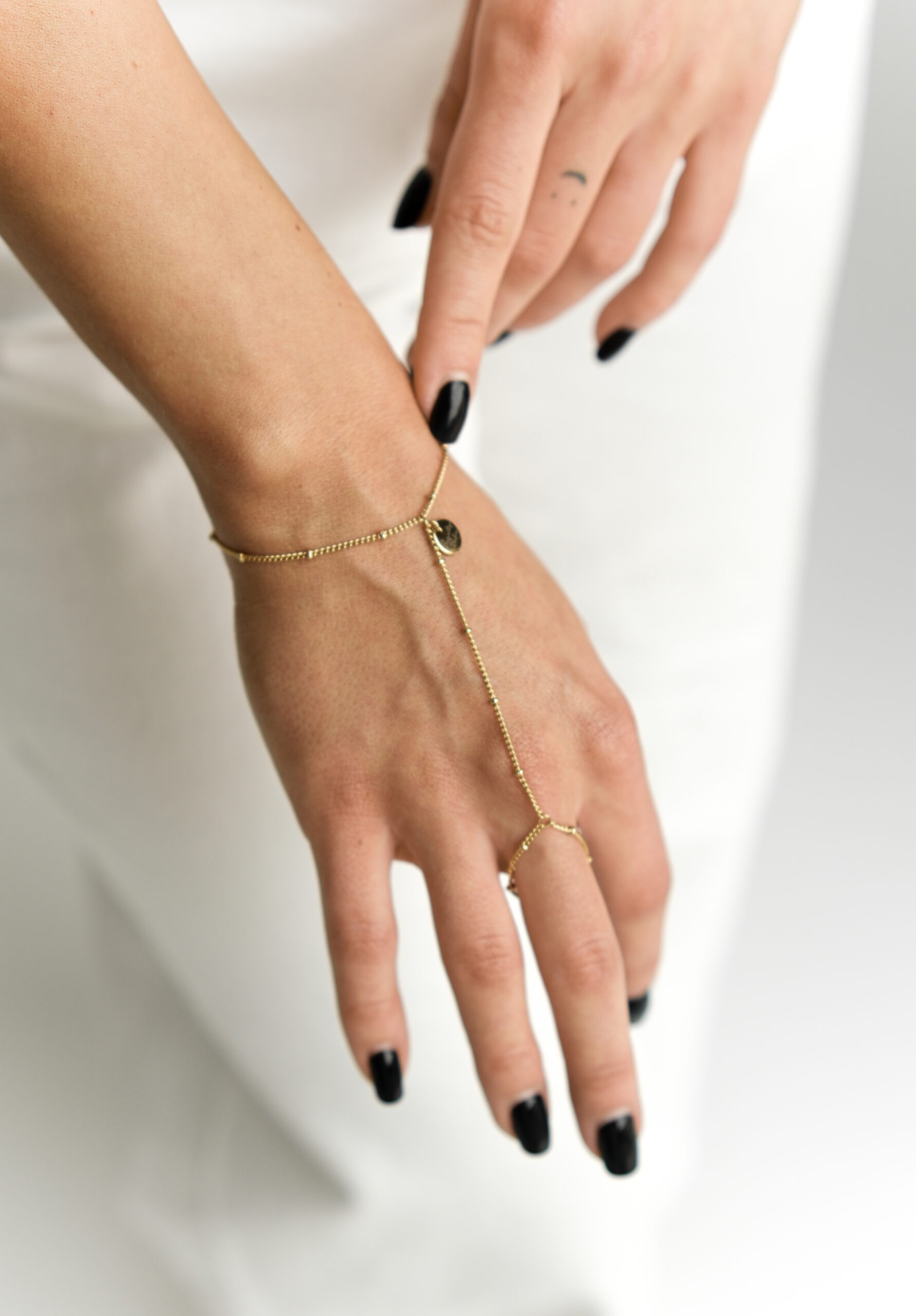 Luna Handchain